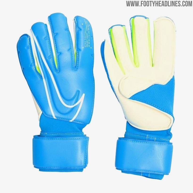 Alisson becker gloves deals junior